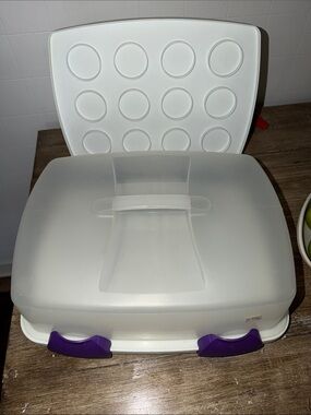 Wilton Ultimate 3-in-1 Cake and Cupcake Carrier